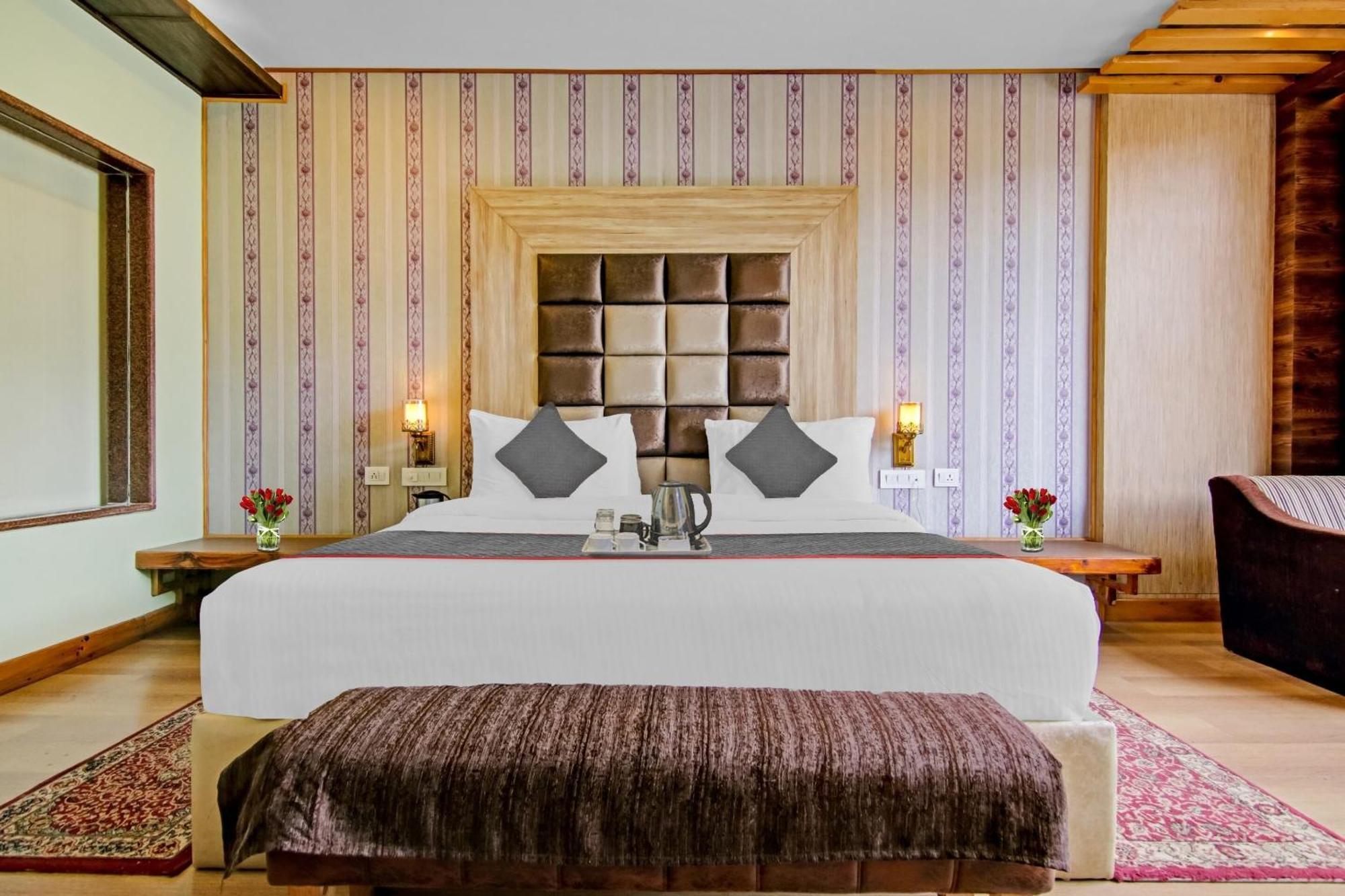 Townhouse Oak Rohtang Heights Hotel Manāli Екстериор снимка