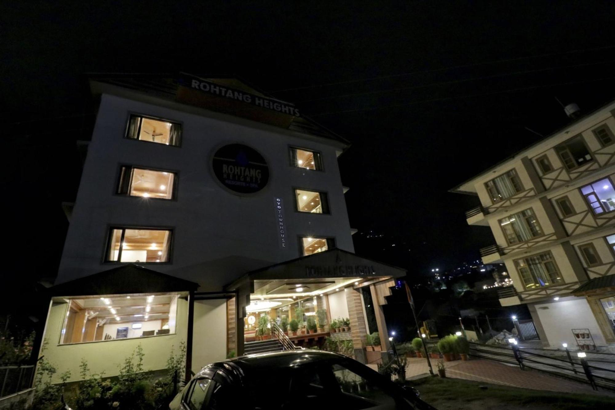 Townhouse Oak Rohtang Heights Hotel Manāli Екстериор снимка