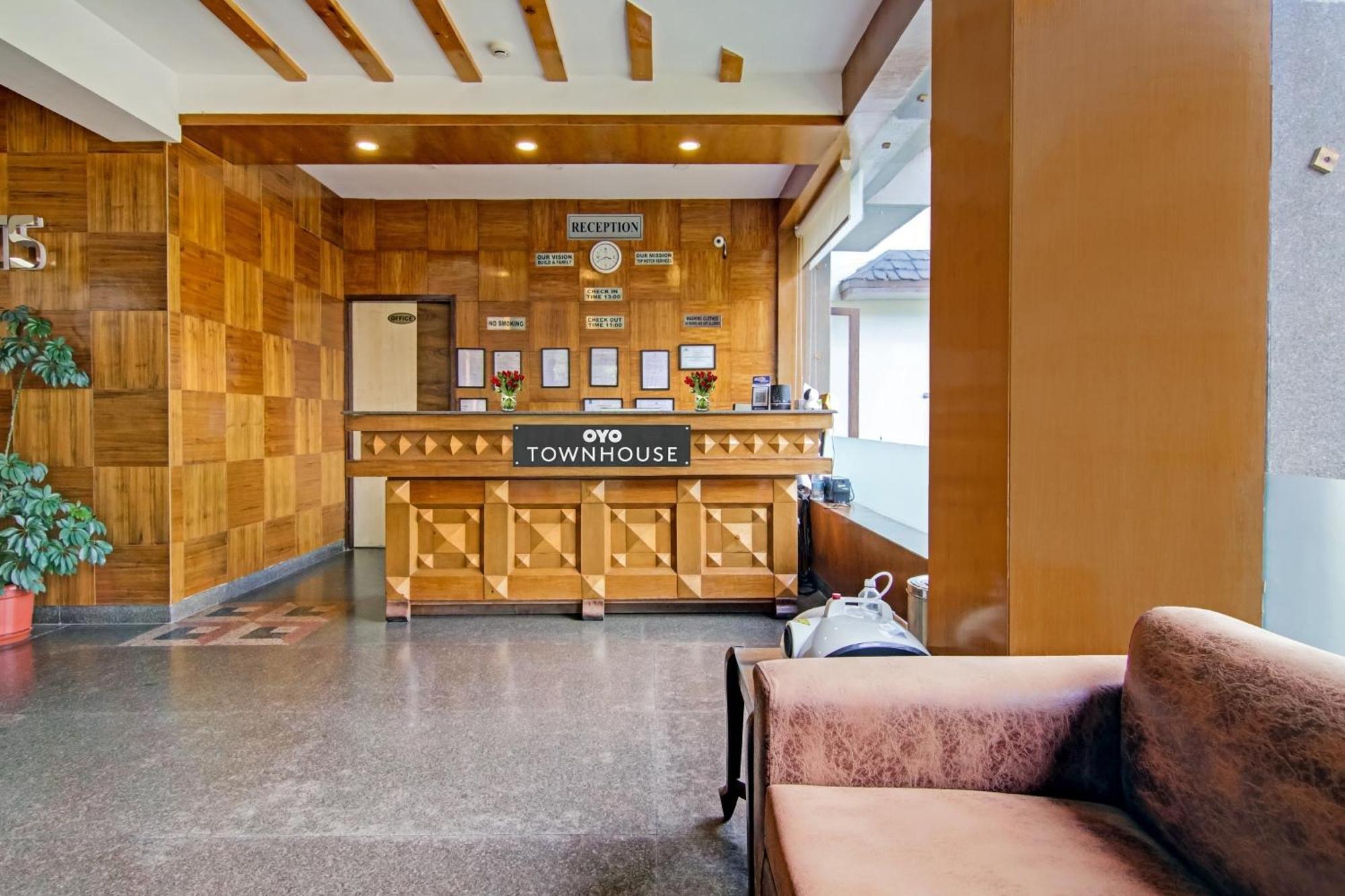 Townhouse Oak Rohtang Heights Hotel Manāli Екстериор снимка
